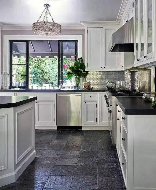 Granite flooring designs for a luxurious flooring experience 11